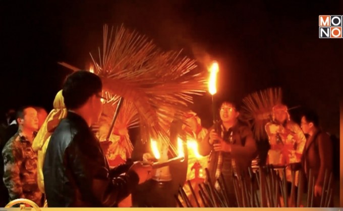 ชาวจีนฉลองเทศกาลโคมไฟ