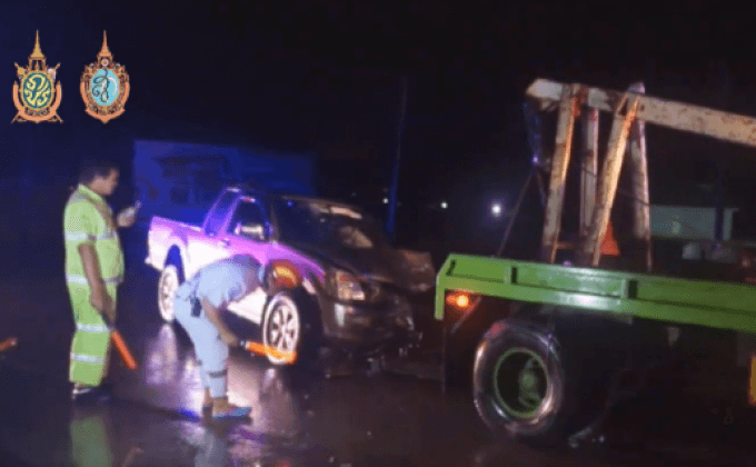 รถเก๋งชนกระบะบาดเจ็บ 8 คน ที่แม่สอด