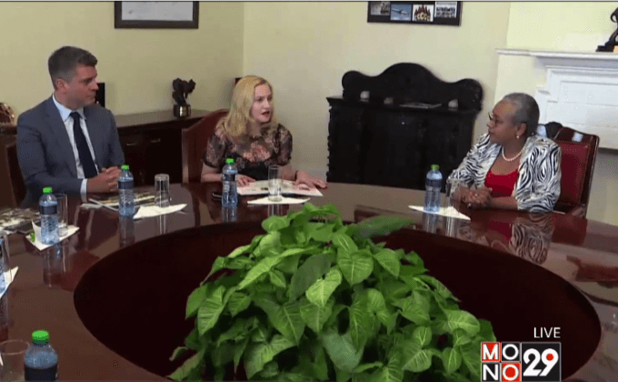 Madonna เข้าพบสตรีหมายเลขหนึ่งเคนยา