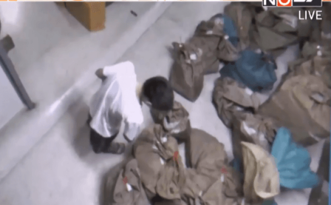 พนักงานไปรษณีย์ฉะเชิงเทราขโมยพัสดุ