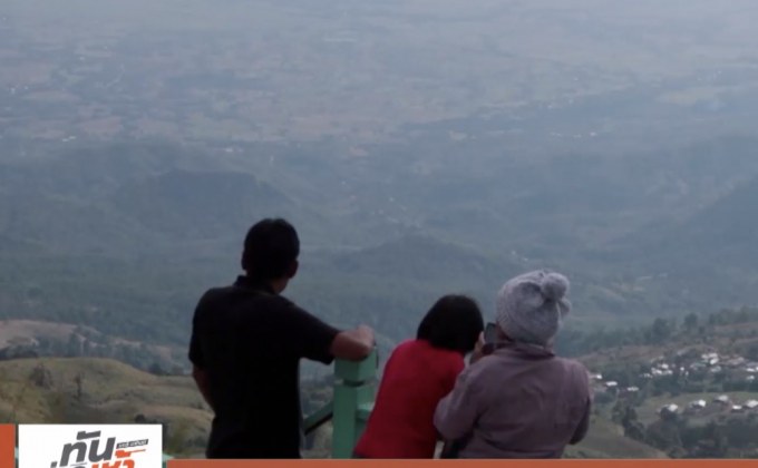 นักท่องเที่ยวแห่สัมผัสอากาศหนาว เมฆสวยที่ภูแผงม้า