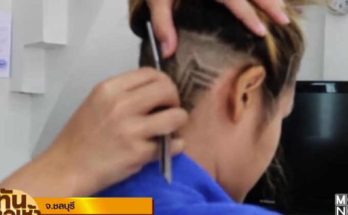 ฮือฮา! ช่างตัดผมขั้นเทพ ทำทรงผม “วัดพระแก้ว”