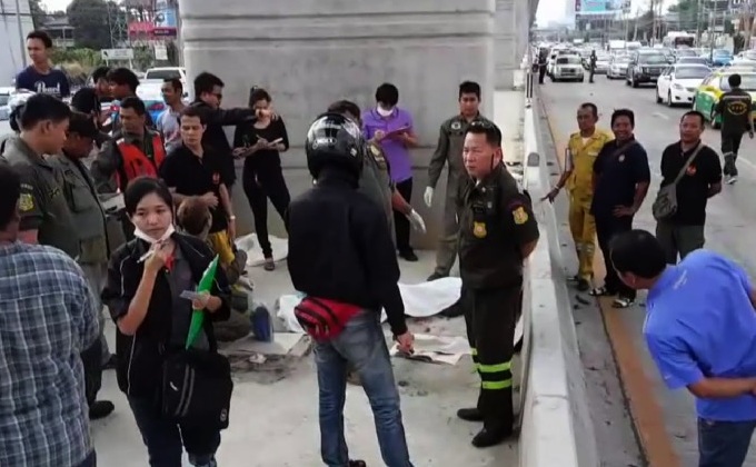 หนุ่มขับบิ๊กไบค์เสียหลักชนท้ายเก๋งเสียชีวิต