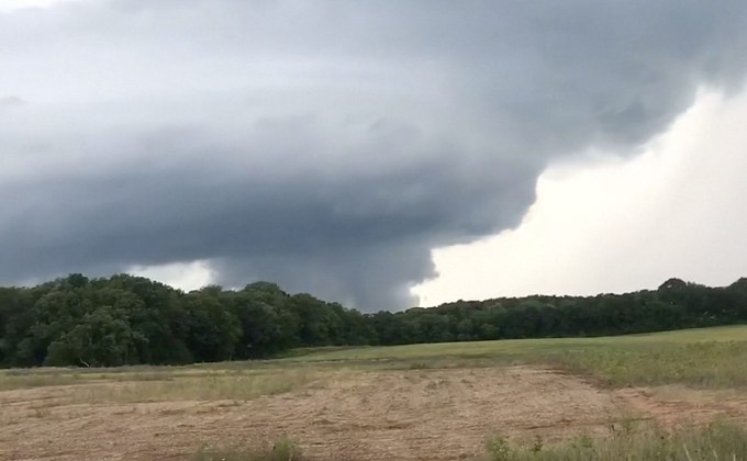 ทอร์นาโดถล่มรัฐมิชิแกนของสหรัฐฯ