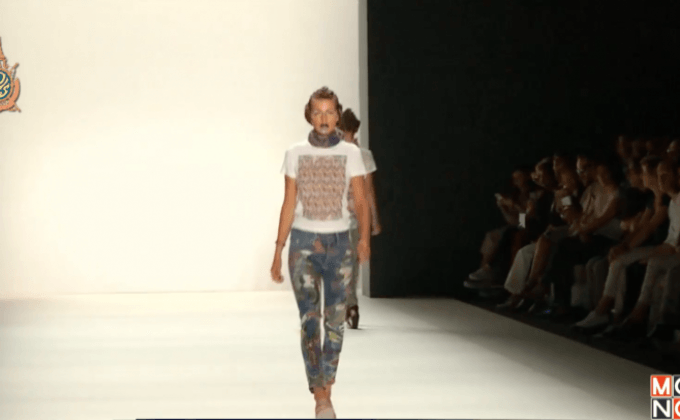 แฟชั่นโชว์ “กางเกงยีนส์เพื่อผู้อพยพ”