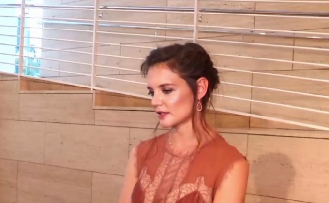 เคที โฮล์มส กับบท แจ็กกี้ เคนเนดี้