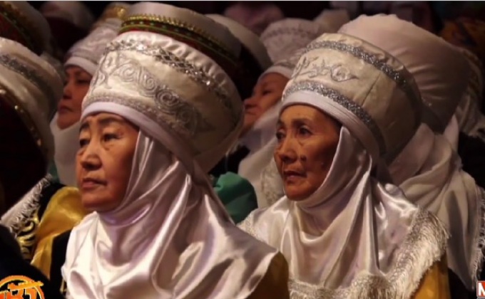 เครื่องประดับศรีษะของสตรีคีร์กีซสถาน