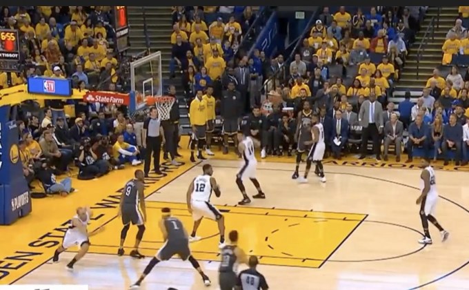 “วอร์ริเออร์ส” บี้สเปอร์ส ขึ้นนำ 2-0 เพลย์ออฟ NBA