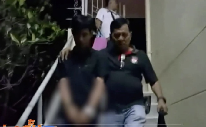 บุกจับนักศึกษาเปิดห้องมั่วสุมเสพกัญชา จ.ชลบุรี