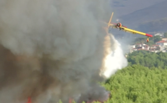 จนท. 700 นายเร่งดับไฟป่าในโปรตุเกส