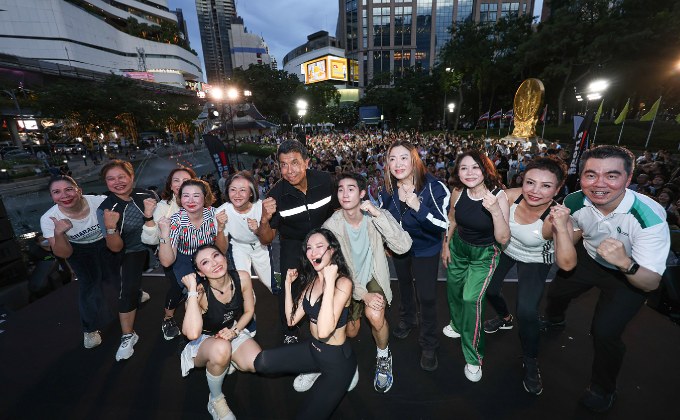 โรงพยาบาลพระรามเก้า ร่วมสนับสนุนกิจกรรม “EM-ROBIC DANCE @ BENCHASIRI PARK” ส่งเสริมคนไทยสุขภาพดี พร้อมดูแลความปลอดภัยด้วยเจ้าหน้าที่และรถพยาบาลฉุกเฉิน