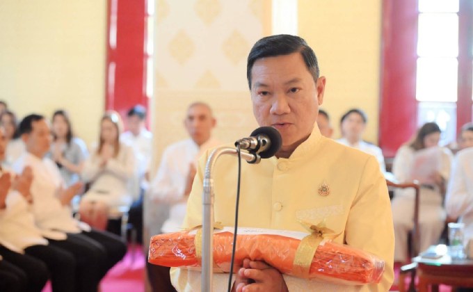 ปลัด มท. นำพุทธศาสนิกชนทอดผ้าป่าสามัคคี มูลนิธิภูมิพโลภิกขุ เพื่อส่งเสริมการเรียนการสอนพระปริยัติธรรมของพระอารามต่าง ๆ ทั่วประเทศ