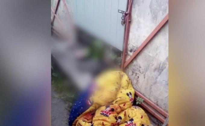 จับแม่ใจยักษ์ หิ้วถุงใส่ทารกทิ้งถังขยะ