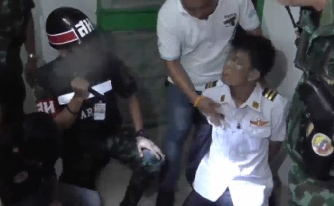 รวบ รปภ.ลักลอบค้ายาบ้าให้วัยรุ่น