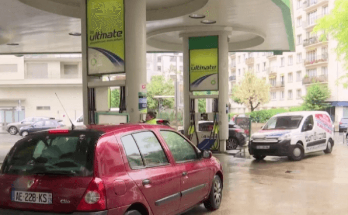 ฝรั่งเศสเผชิญภาวะขาดแคลนน้ำมัน