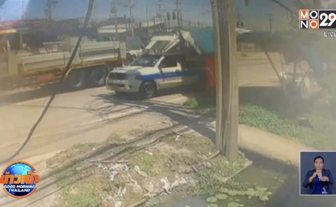 แจ้งความคนขับรถสองแถวเฉี่ยวชนศาลาพักผู้โดยสารพัง