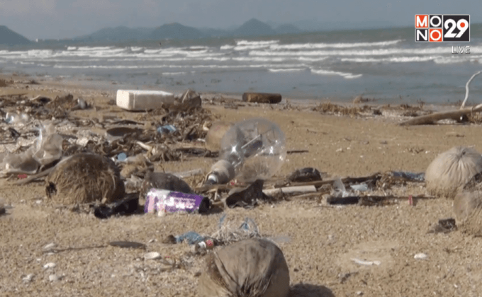 ขยะจำนวนมาก พัดเข้าชายหาดสามร้อยยอด