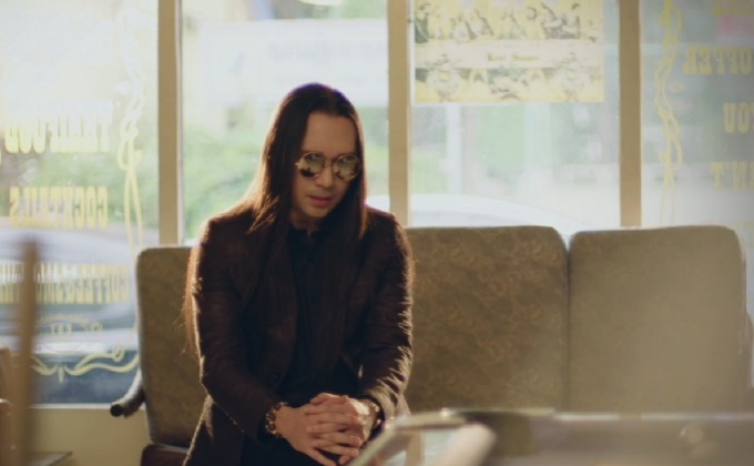 มิวสิควีดีโอล่าสุด จาก พีธ พีระ “อยู่ต่อหรือพอแค่นี้”