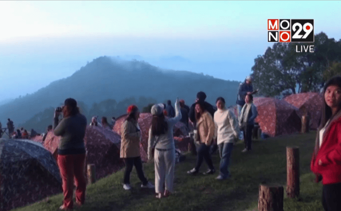 นักท่องเที่ยวคึกคักรับลมหนาวช่วงวันหยุดยาว