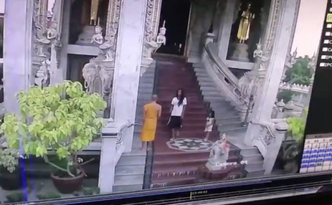 สีกาทำร้ายร่างกายพระหลังจับได้ขโมยเงินในโบสถ์