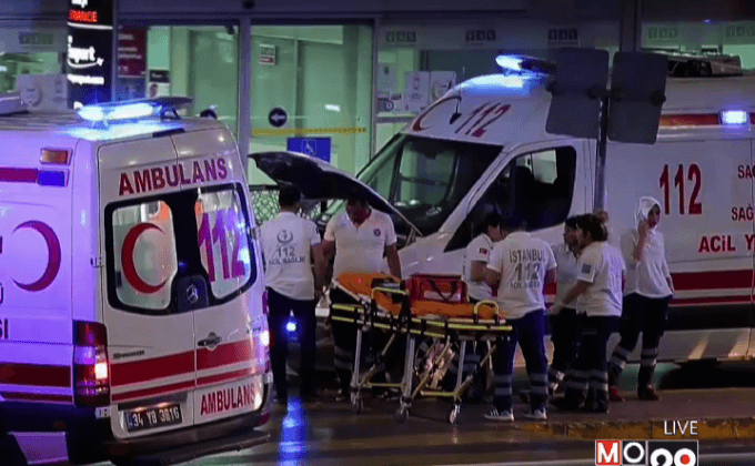 ระเบิดฆ่าตัวตายที่สนามบินตุรกี