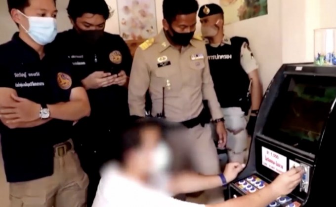 บุกทลายโกดังผลิตตู้ม้ากระจายทั่วเมืองอุบลฯ