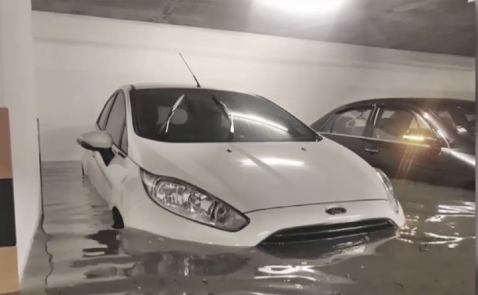 คลิปน้ำท่วมคอนโดหรูย่านสุขุมวิท