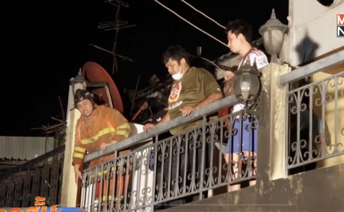 ไฟไหม้บ้านย่านสาธุประดิษฐ์ คลอก 3 พ่อแม่ลูกเสียชีวิต