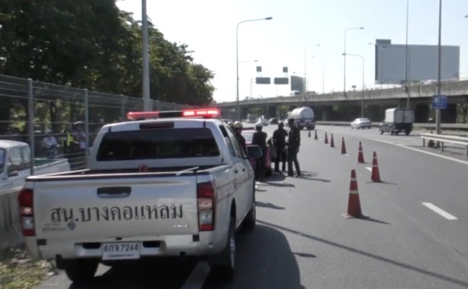 ล้อมจับแท็กซี่ เมาแล้วขับ ชักปืนยิงพลเมืองดี