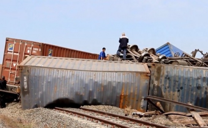 รถไฟบรรทุกยางอัดแท่งตกรางที่ จ.อุดรธานี