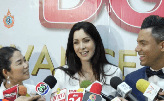 “นาตาลี เกลโบว่า” ควงสามี-ลูกสาวออกงานครั้งแรก