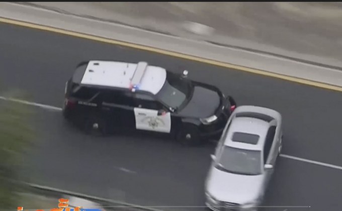 เจ้าหน้าที่สหรัฐฯ ไล่ล่าคนร้ายขโมยรถยนต์