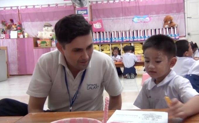 ทึ่ง! เด็กชาย 4 ขวบ พูดอังกฤษ