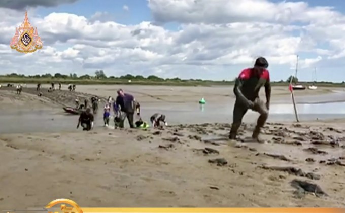 การแข่งขันวิ่งลุยโคลนในอังกฤษ