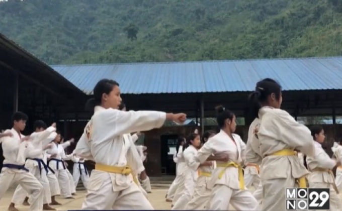 เด็กหญิงรัฐคะฉิ่นฝึกคาราเต้ป้องกันตัว