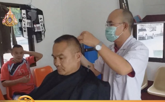 ช่างผมเมืองตาก บริการตัดผมฟรี ถวายเป็นพระราชกุศล