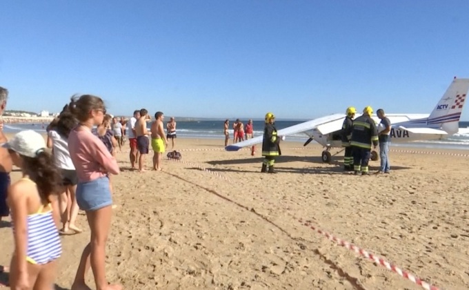 เครื่องบินเล็กลงจอดทับคนดับในโปรตุเกส