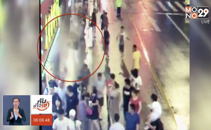 ​ป้ายร้านหล่นทับคนในจีน ตาย 3 ราย