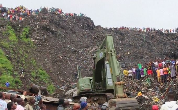 ภูเขาขยะถล่มในกินี ตายแล้ว 10 ราย