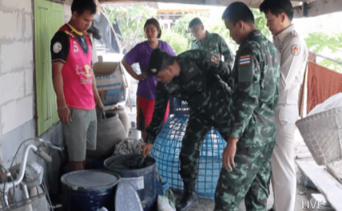 บุกรวบโรงงานลอบทำพลุลูกบอลที่สุพรรณบุรี