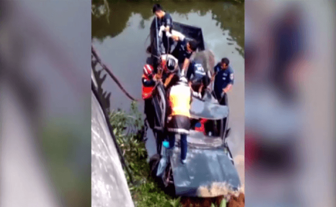 กระบะพุ่งตกสะพานเสียชีวิต 2 คน