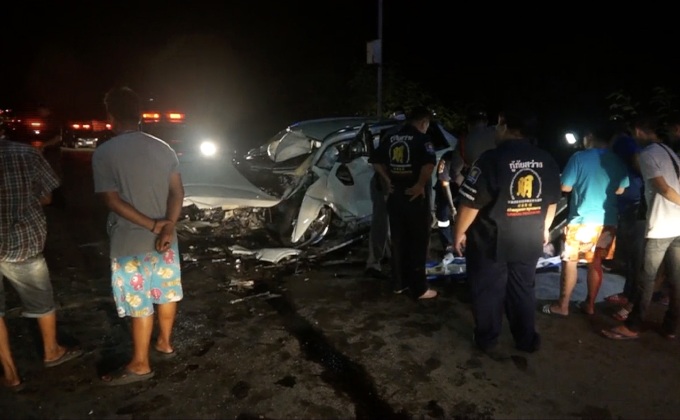 รถยนต์พุ่งชนราวสะพานเสียชีวิต 1 คน