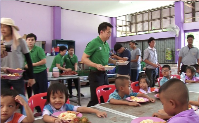 แปรรูปอาหาร มื้อพิเศษแก่น้องๆได้อิ่มสุข