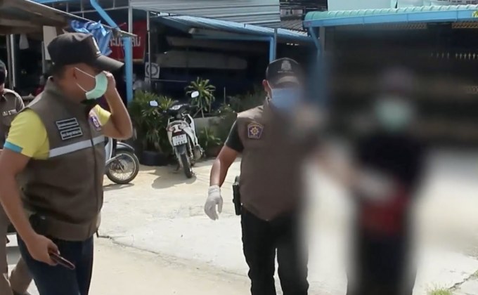 ตร.จับสามีภรรยาตั้งครรภ์ชิงทองได้-พบเคยก่อเหตุมาแล้ว