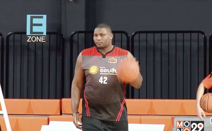 แวมไพร์ได้ “เรจจี้” คัมแบ็คชนเซ็นเตอร์ยักษ์การไฟฟ้า