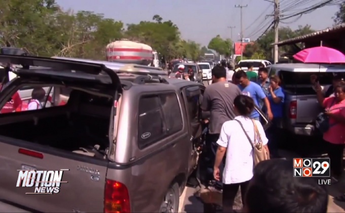 กระบะชนรถบรรทุกปูนบาดเจ็บ 4 คน จ.ปทุมธานี