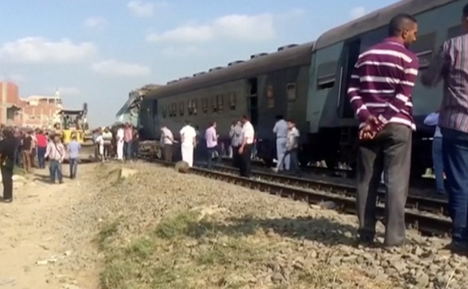 รถไฟ 2 ขบวนชนกันในอียิปต์ ดับ 42 ราย