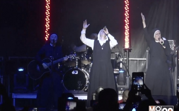 วงร็อก แอนด์ โรล แม่ชีเปรู