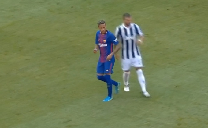 “เนย์มาร์” โชว์สกิลหลบฝูงม้าลายก่อนทำประตู