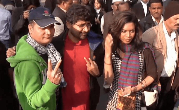 ศาลสูงสุดอินเดียเตรียมทบทวนการเอาผิดคนรักเพศเดียวกัน